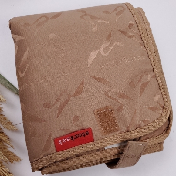Storksak Tan Diaper Bag w/ Changing Mat - Picture 5 of 15